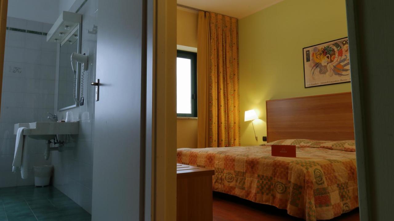 Hotel Romanisio Fossano Exterior foto